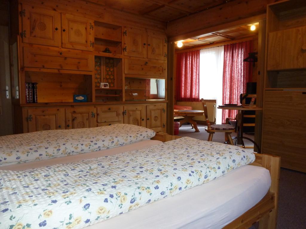 Hotel Elli Davos Bilik gambar